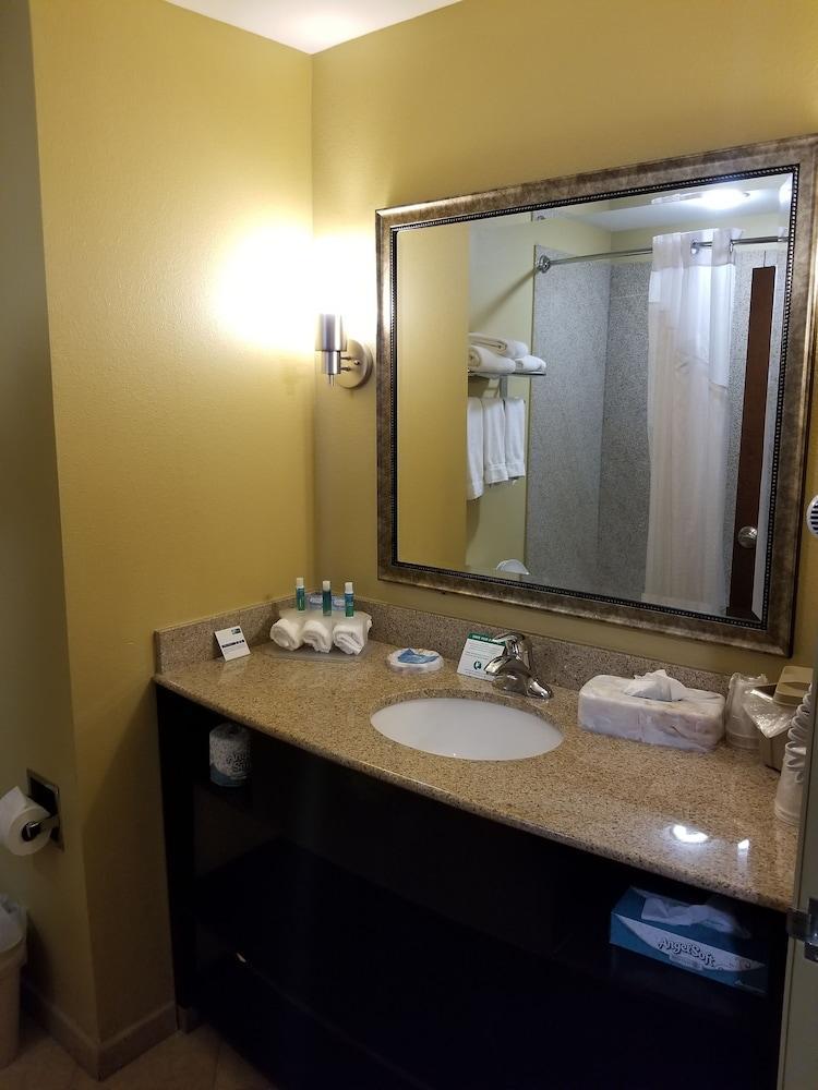 Express & By Ihg Resort 3*